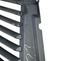 Grade Central Direita L200 Triton 2007 a 2017 Detalhe
