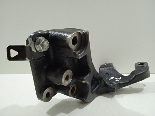SUPORTE BOMBA HIDRÁULICA TOYOTA HILUX 2.8 2016 USADO 