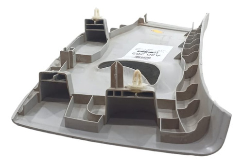 ACABAMENTO COLUNA TRASEIRA SUPERIOR ESQUERDA AMAROK