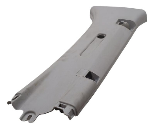 Acabamento Coluna Central Superior Direito Amarok