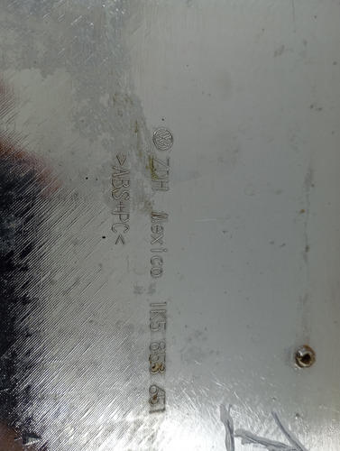 ACABAMENTO APLIQUE PARACHOQUE DIANT. VW JETTA 06/11 USADO