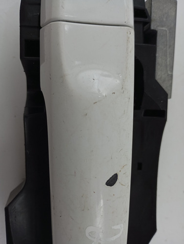 MAÇANETA EXTERNA DIANTEIRA LD NISSAN VERSA 18/19 USADO