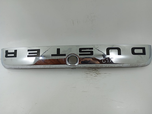 MOLDURA TAMPA TRASEIRA RENAULT DUSTER 2012/2015 USADO