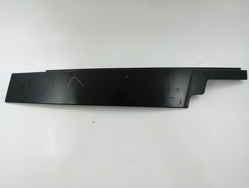 MOLDURA COLUNA PORTA DIANTEIRA LD GM CRUZE SEDAN 12/16 USADO