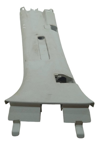 ACABAMENTO DA COLUNA CENTRAL SUPERIOR ESQUERDO DA AMAROK