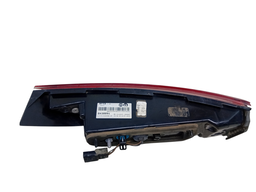 LANTERNA TRASEIRA ESQUERDA FASTBACK 2022/ (MALA)