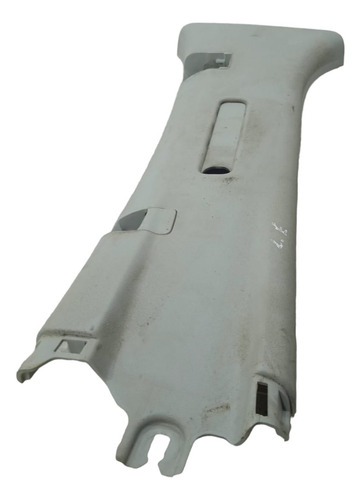 ACABAMENTO DA COLUNA CENTRAL SUPERIOR ESQUERDO DA AMAROK