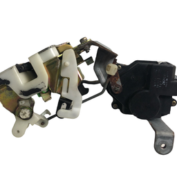 Fechadura porta traseira direita Galant 1997 a 2002