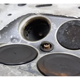 CABEÇOTE DIREITO VERA CRUZ MOHAVE OPIRUS 3.8 V6 (DETALHE)