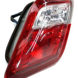 LANTERNA TRASEIRA DIREITA CAMRY 2007 2008 A 2011 (MALA)