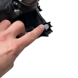 FAROL ESQUERDO FIESTA 00/02, COURIER 00/13 (PERNA QUEBRADA)