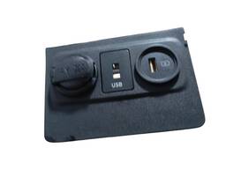 Moldura Da Tomada Usb Hyundai Hb20 19/23 84676r1100