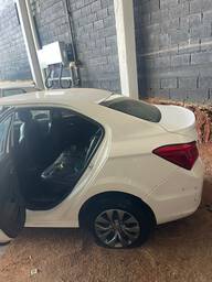 Recorte Lateral Esquerdo Chevrolet Prisma - 2013 a 2019