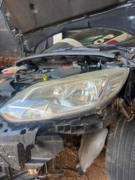 Farol Esquerdo Ford Focus 2014 a 2015