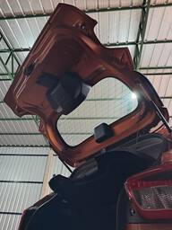 Tampa Traseira Kwid 2018/2024