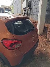 Tampa Traseira Kwid 2018/2024