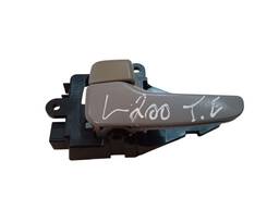 Maçaneta interna traseira esquerda L200 Triton 2008 a 2018