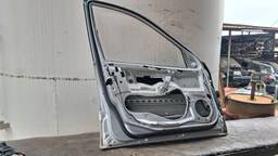 PORTA DIANTEIRA ESQUERDA MERCEDES CLASSE C 180 200 320 01/07