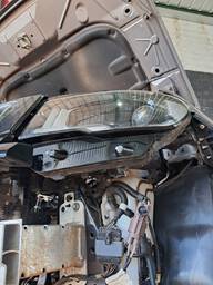 Farol Esquerdo Jeep Compass 2017 a 2021 C/ Xenon Recup