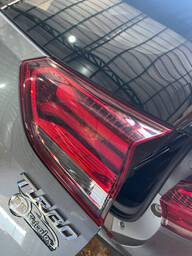 Lanterna Traseira Direita Tracker 2020 a 2025 (mala) C/ Led