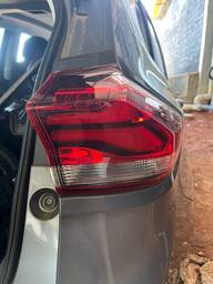 Lanterna Traseira Direita Tracker 2020 a 2025 (canto) C/Led