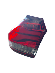 Lanterna Traseira Esquerda Tracker 2020 a 2025 (canto) C/Led