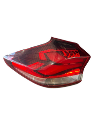 Lanterna Traseira Esquerda Tracker 2020 a 2025 (canto) C/Led