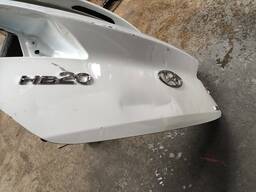 TAMPA TRASEIRA S/ FURO HB20 HATCH 2012 A 2019 BRANCO DETALHE