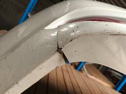 PARACHOQUE TRASEIRO YARIS SEDAN 2019 A 2025 BRANCO DETALHE