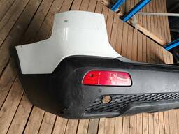 PARACHOQUE TRAS C/ SENSOR SORENTO 2010 A 2013 BRANCO DETALHE