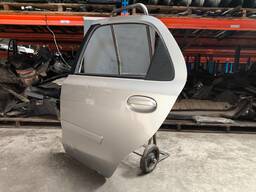 PORTA TRASEIRA ESQUERDA ETIOS SEDAN 2012 2013 A 2021 PRATA