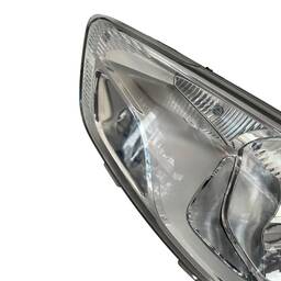 FAROL ESQUERDO KA 2015 2016 A 2018 C/DETALHE 