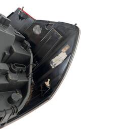 LANTERNA TRASEIRA ESQUERDA MOBI 2017/