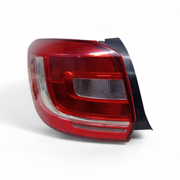 Lanterna Traseira Esquerda Sandero 2015 2016 a 2020 /DETALHE