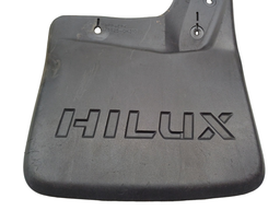 LAMEIRO PARABARRO TRASEIRO DIREITO HILUX 2016 A 2024