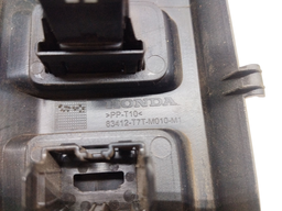 MOLDURA C/ PLUG 12V USB HDMI HONDA HR-V 2016 A 18