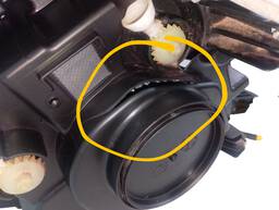 FAROL ESQUERDO MONTANA 2023 A 2025 ( COM DETALHES ) 