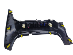 MOLDURA CENTRAL PAINEL TOMADA 12V TOYOTA HILUX 2016 A 2024