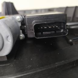 MÁQUINA DE VIDRO PORTA DIANTEIRA DIREITA CERATO 2014 A 2019