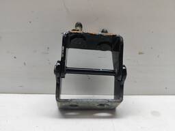 DOBRADIÇA ESQUERDA TAMPA TRAS CAPTIVA 3.6 V6 2008 A 2017