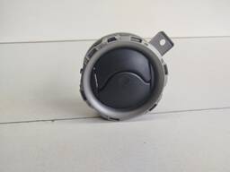 Difusor Ar Interno Central Esquerdo Nissan March 12 A 16