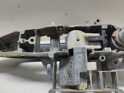 MAÇANETA TRASEIRA ESQUERDA PEUGEOT 308 1.6 2008 A 2018