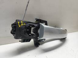 MAÇANETA DIANTEIRA ESQUERDA FORD KA 2012 A 2020 DETALHE