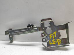 SUPORTE MAÇANETA DIANTEIRA ESQUERDA FIT 2004 A 2008