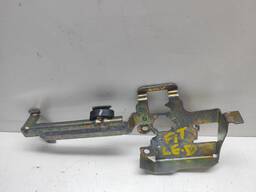 SUPORTE MAÇANETA DIANTEIRA ESQUERDA FIT 2004 A 2008