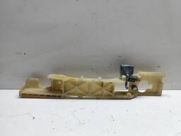 BASE MAÇANETA LADO DIREITO TUCSON 2006 A 2017