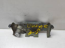 SUPORTE MAÇANETA DIANTEIRA DIREITA CORSA 1994 A 2000