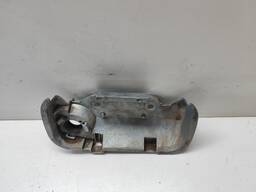 SUPORTE MAÇANETA DIANTEIRA DIREITA VECTRA 1996 A 2004