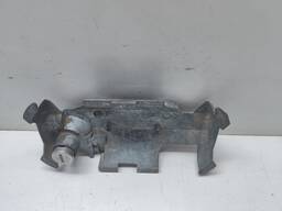 SUPORTE MAÇANETA TRASEIRA DIREITA CORSA 1994 A 2000