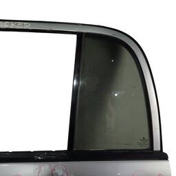 PORTA TRASEIRA ESQUERDA CHEVROLET TRACKER 2001 A 2008 2009 